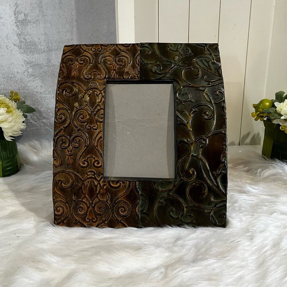 NEW Z Gallerie Curved Metal Scroll Etched Vines Photo Frame 5x7 Green Amber NWOT